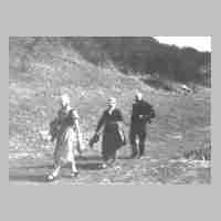 075-0022 Ein Sonntagsspaziergang der Familie Koeppen am Hochufer der Alle bei Dettmitten.jpg